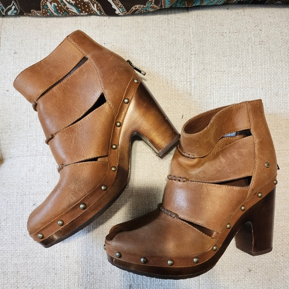 Ugg platform open toe bootie 7 - Picture 1 of 4
